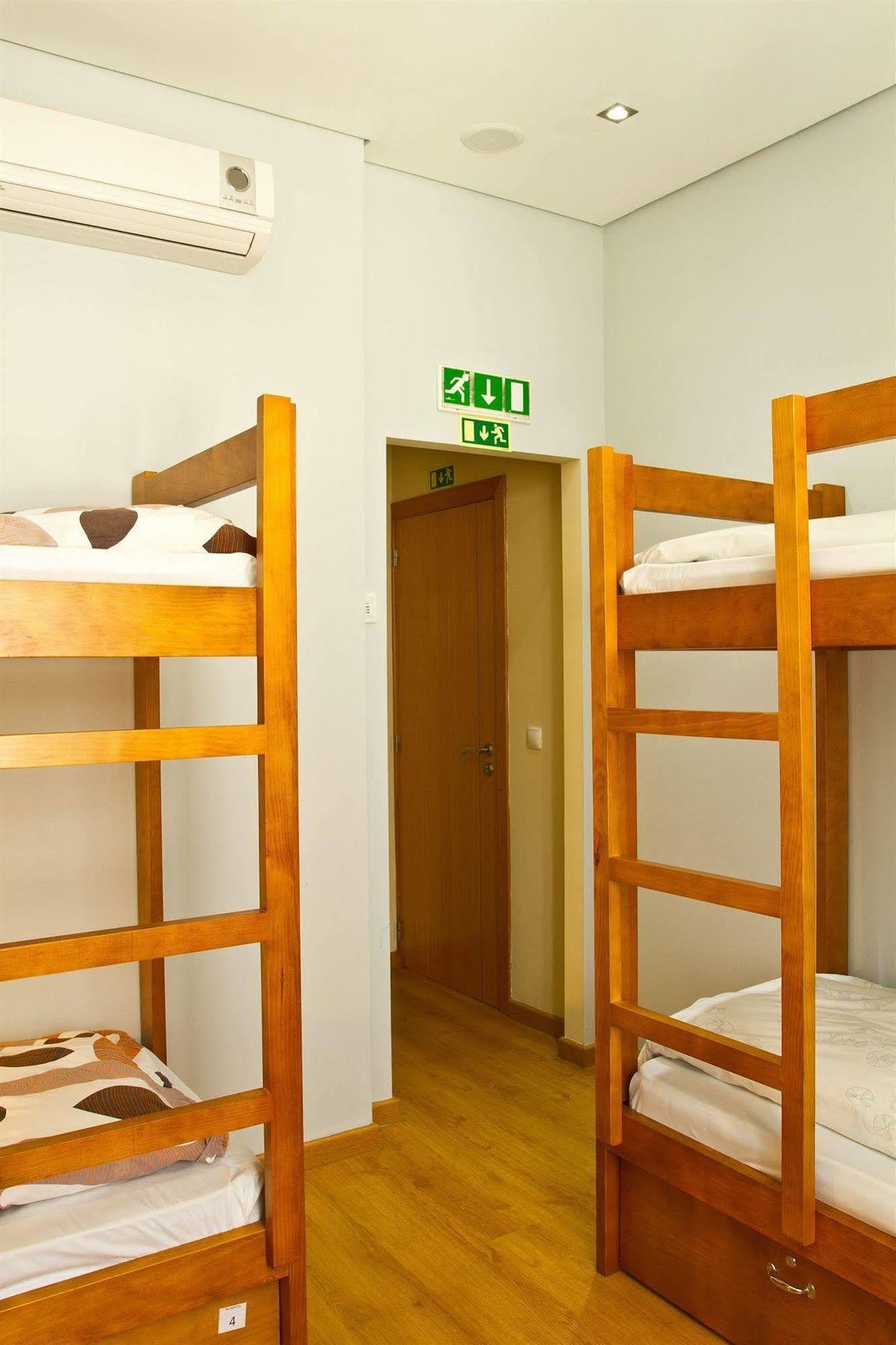 B.A. Hostel Лиссабон Экстерьер фото